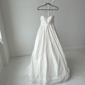 White by Vera Wang size 4 wedding dress